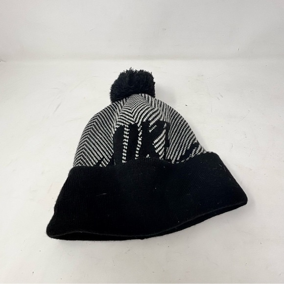 NIKE Fold over TENNESSEE VOLUNTEERS Black White Striped Beanie Pom Pom Adult OS - Picture 2 of 10